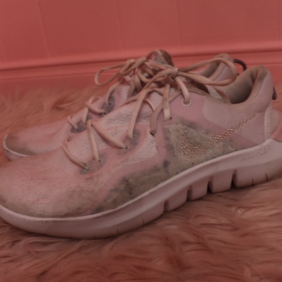 NIKE Flex Run Pink Athletic Shoes - Picture 4 of 7